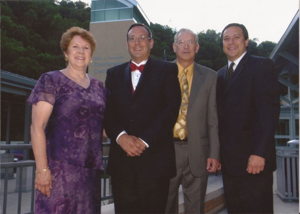 Picture of Dave Mastovich with his mother, brother, and father. Picture is being used for a podcast titled, 7 Leadership Traits Dave Learned From His Dad